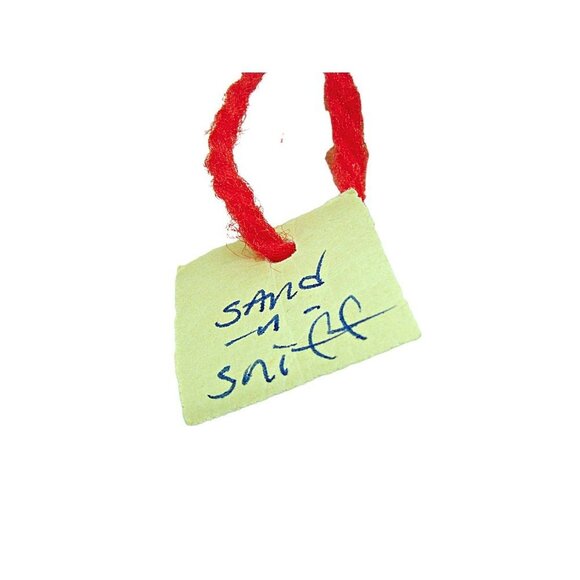 Sand and Sniff 2 Cedar Wood Ducks Protects And Refreshes Wardrobes Drawers - Picture 4 of 10